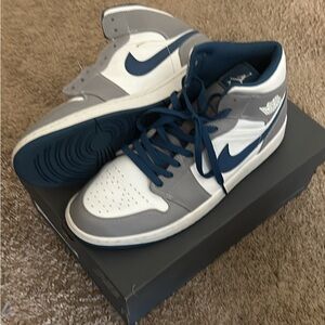 Air Jordan 1 Mid Cement Grey/White-True Blue size 11. Right shoe missing laces